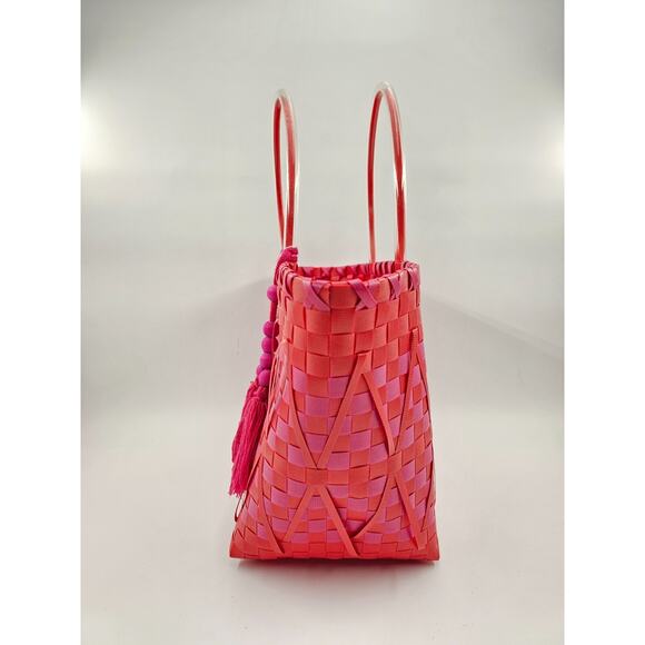 Beautiful pink Tommy Bahama woven basket bag with tassel tote bag NWT - Picture 3 of 8